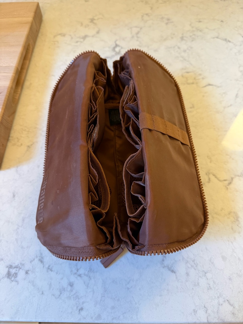 Parallelle - small traveler cosmetic bag - vicuna - Picture 2 of 4